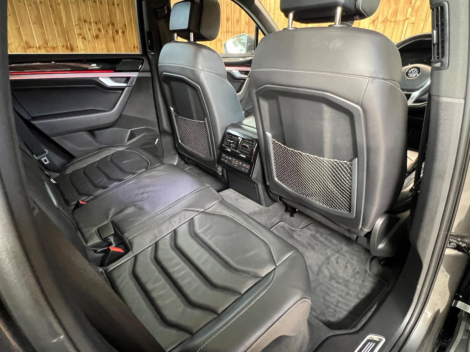 Used Volkswagen Touareg for sale - 76409472: Photo 26