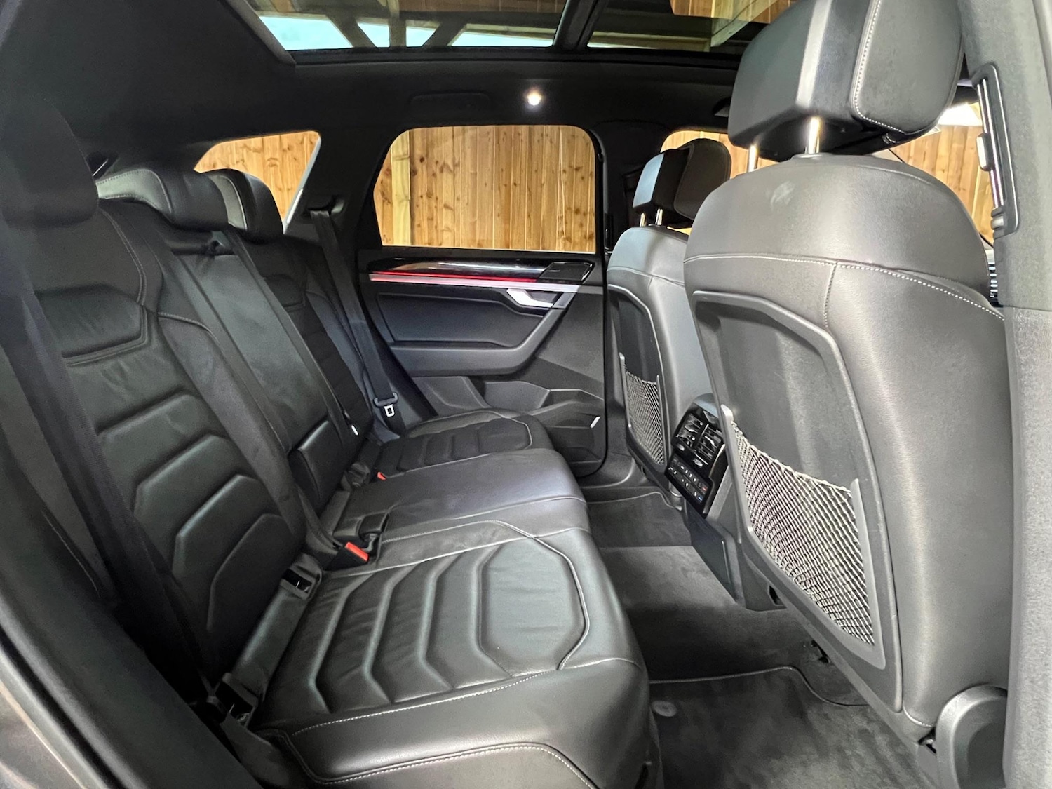 Used Volkswagen Touareg for sale - 76409472: Photo 28