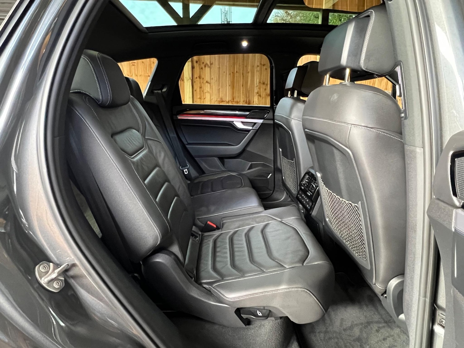 Used Volkswagen Touareg for sale - 76409472: Photo 29