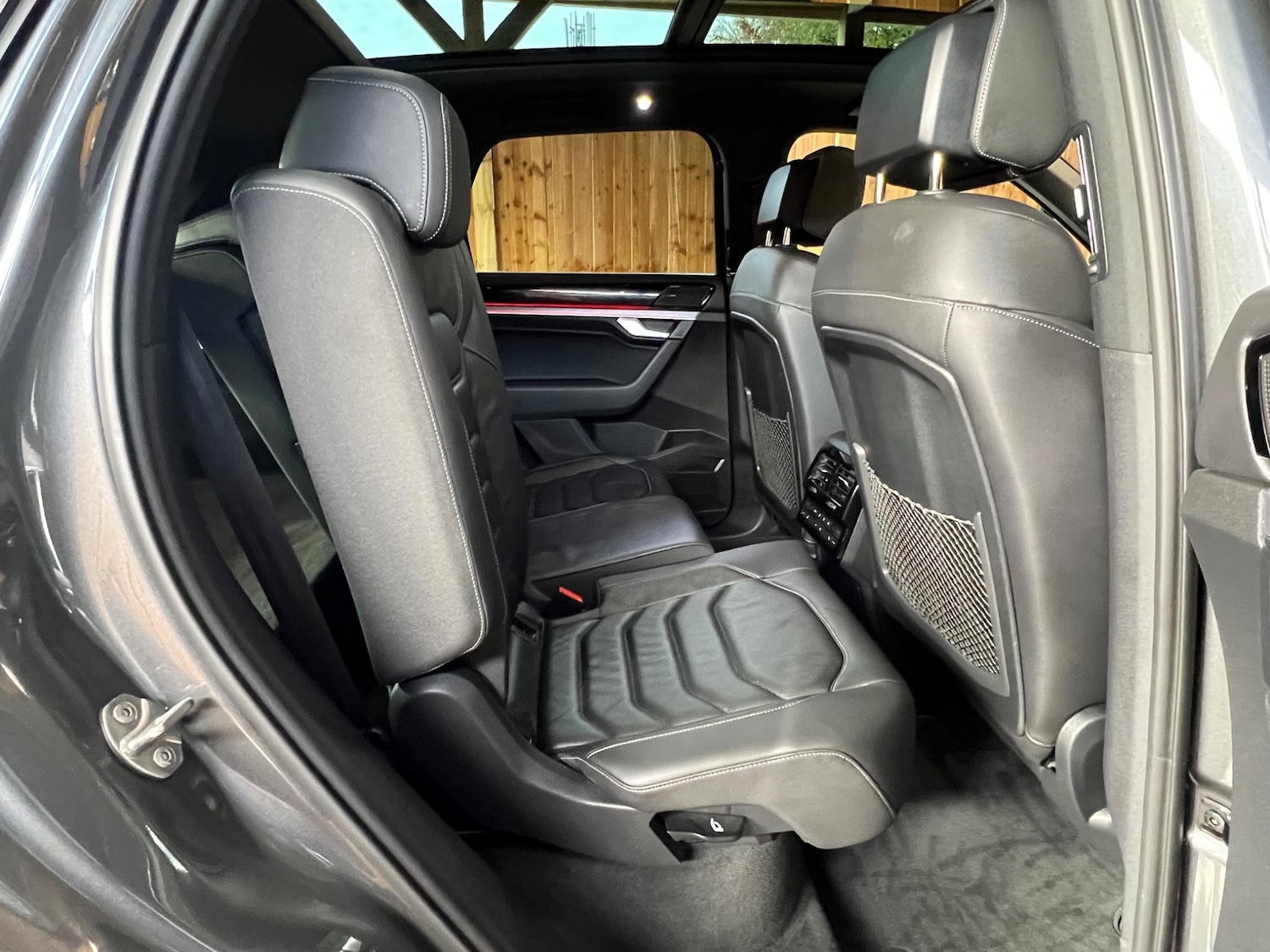 Used Volkswagen Touareg for sale - 76409472: Photo 30