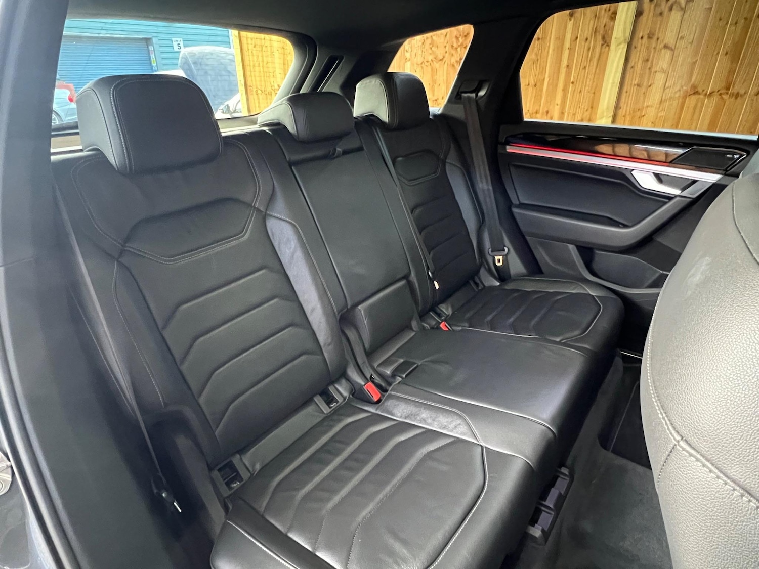 Used Volkswagen Touareg for sale - 76409472: Photo 31