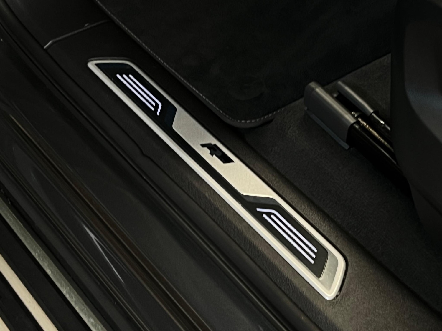 Used Volkswagen Touareg for sale - 76409472: Photo 43