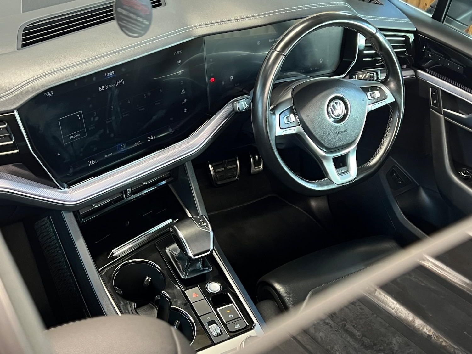 Used Volkswagen Touareg for sale - 76409472: Photo 64