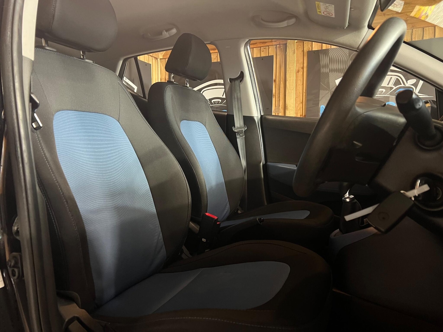 Used Hyundai i10 2015 for sale - 76592894: Photo 15