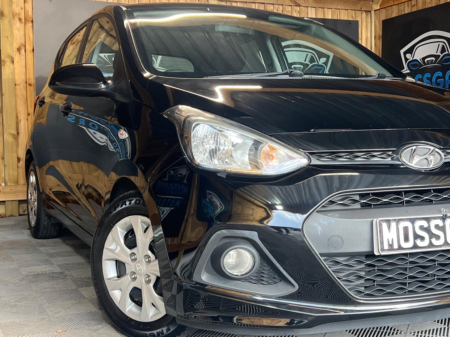 Used Hyundai i10 2015 for sale - 76592894: Photo 2