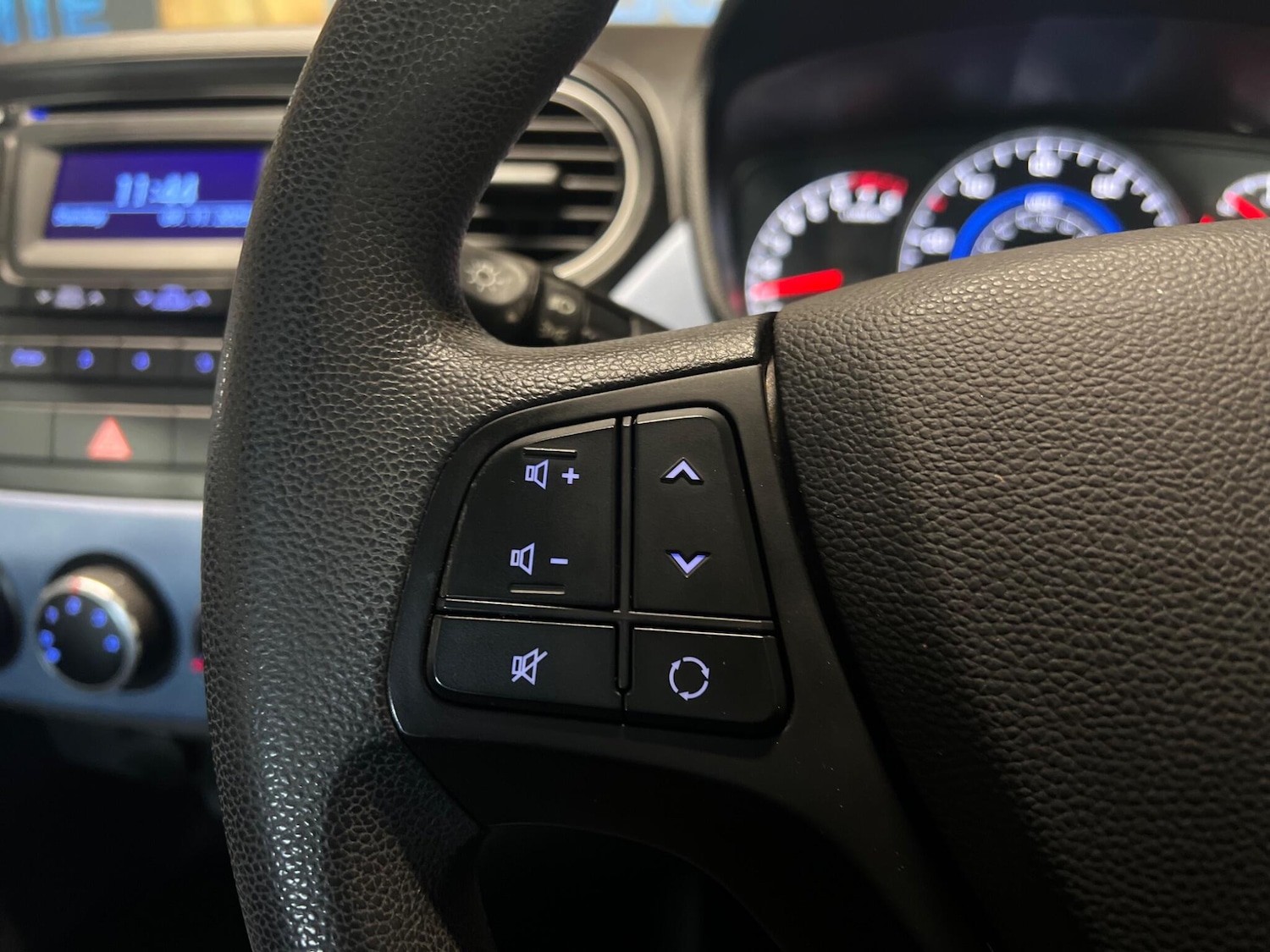 Used Hyundai i10 2015 for sale - 76592894: Photo 20