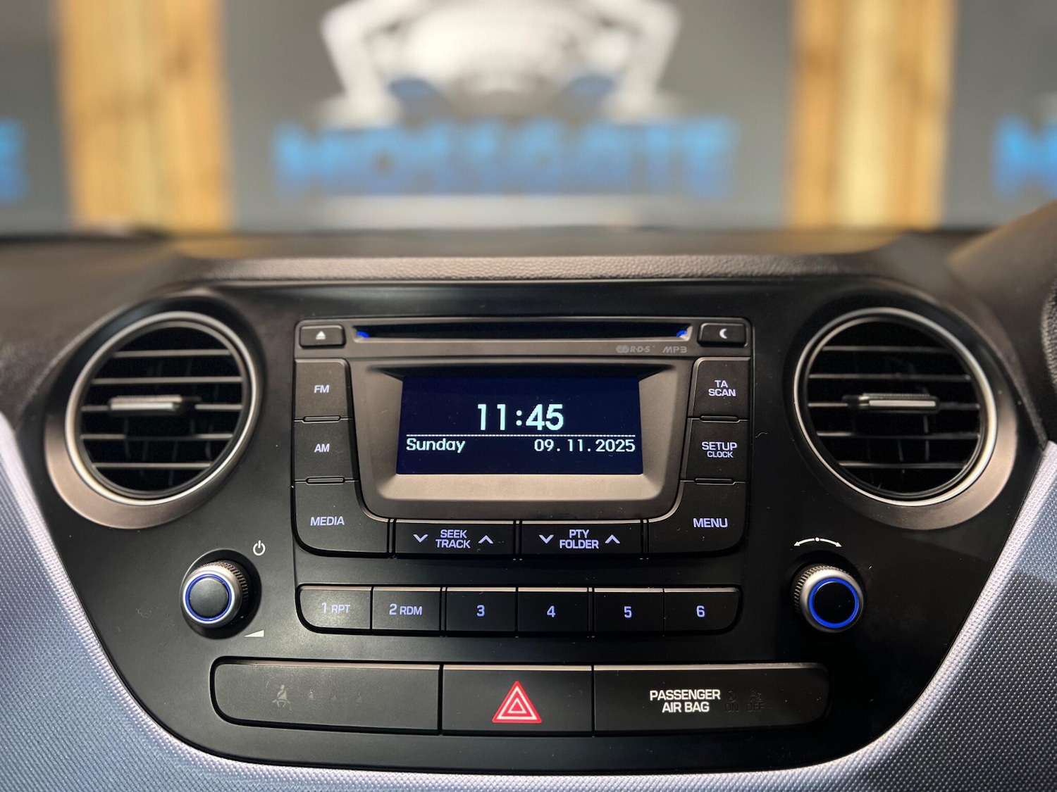 Used Hyundai i10 2015 for sale - 76592894: Photo 22