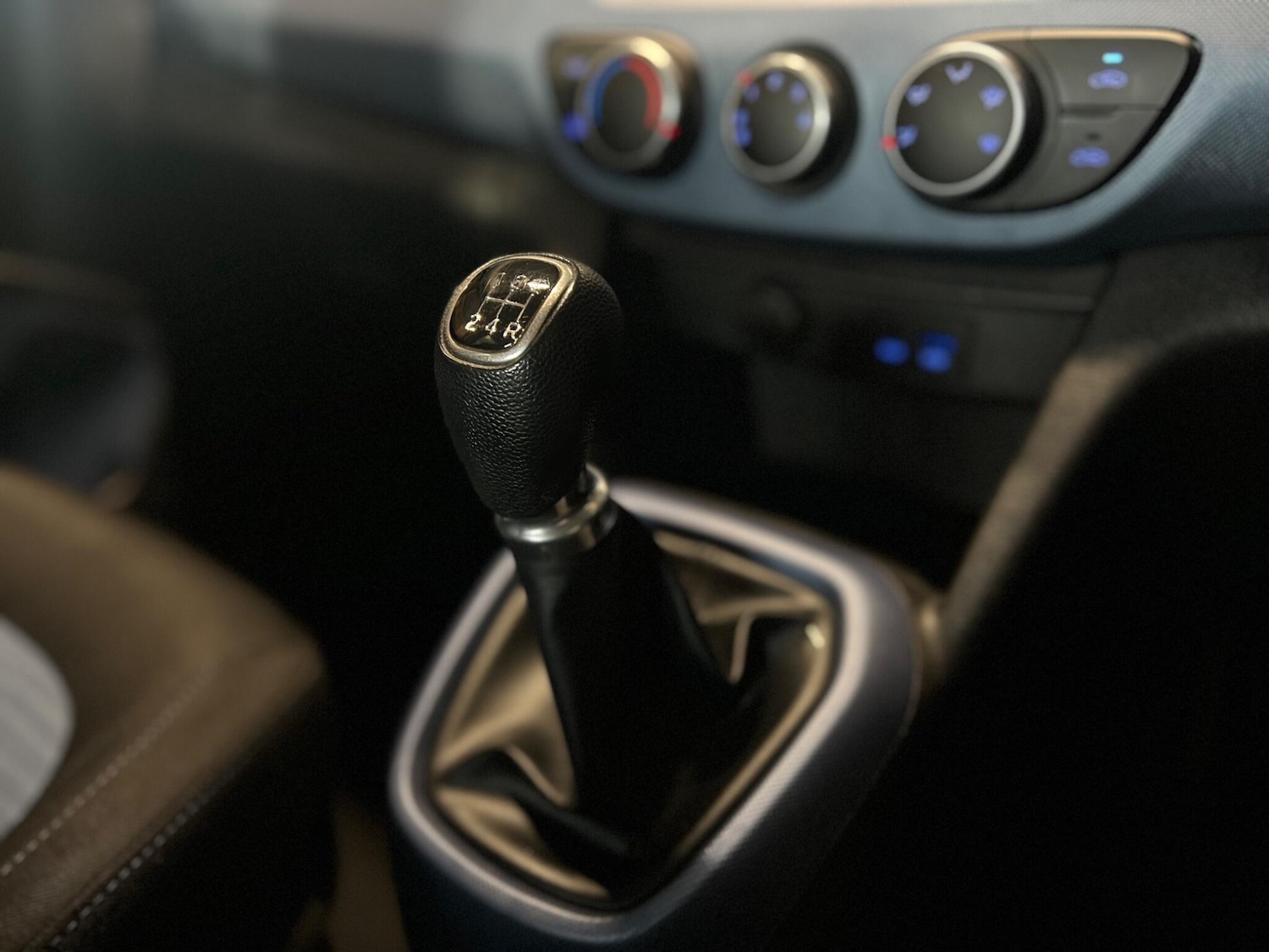 Used Hyundai i10 2015 for sale - 76592894: Photo 25