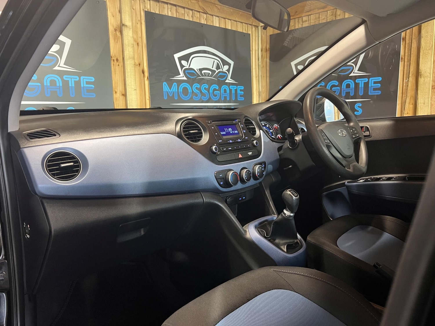 Used Hyundai i10 2015 for sale - 76592894: Photo 28