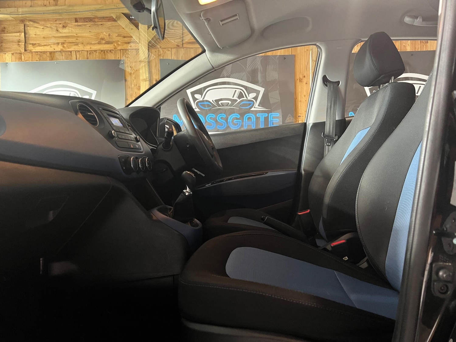 Used Hyundai i10 2015 for sale - 76592894: Photo 29