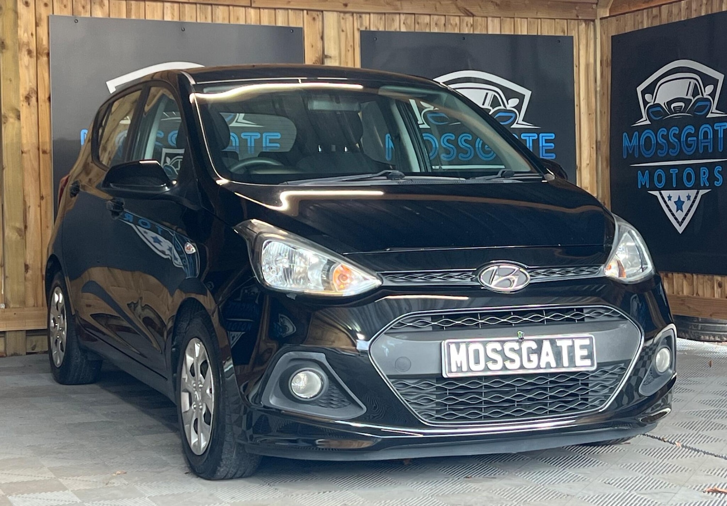 Used Hyundai i10 2015 for sale - 76592894: Photo 3