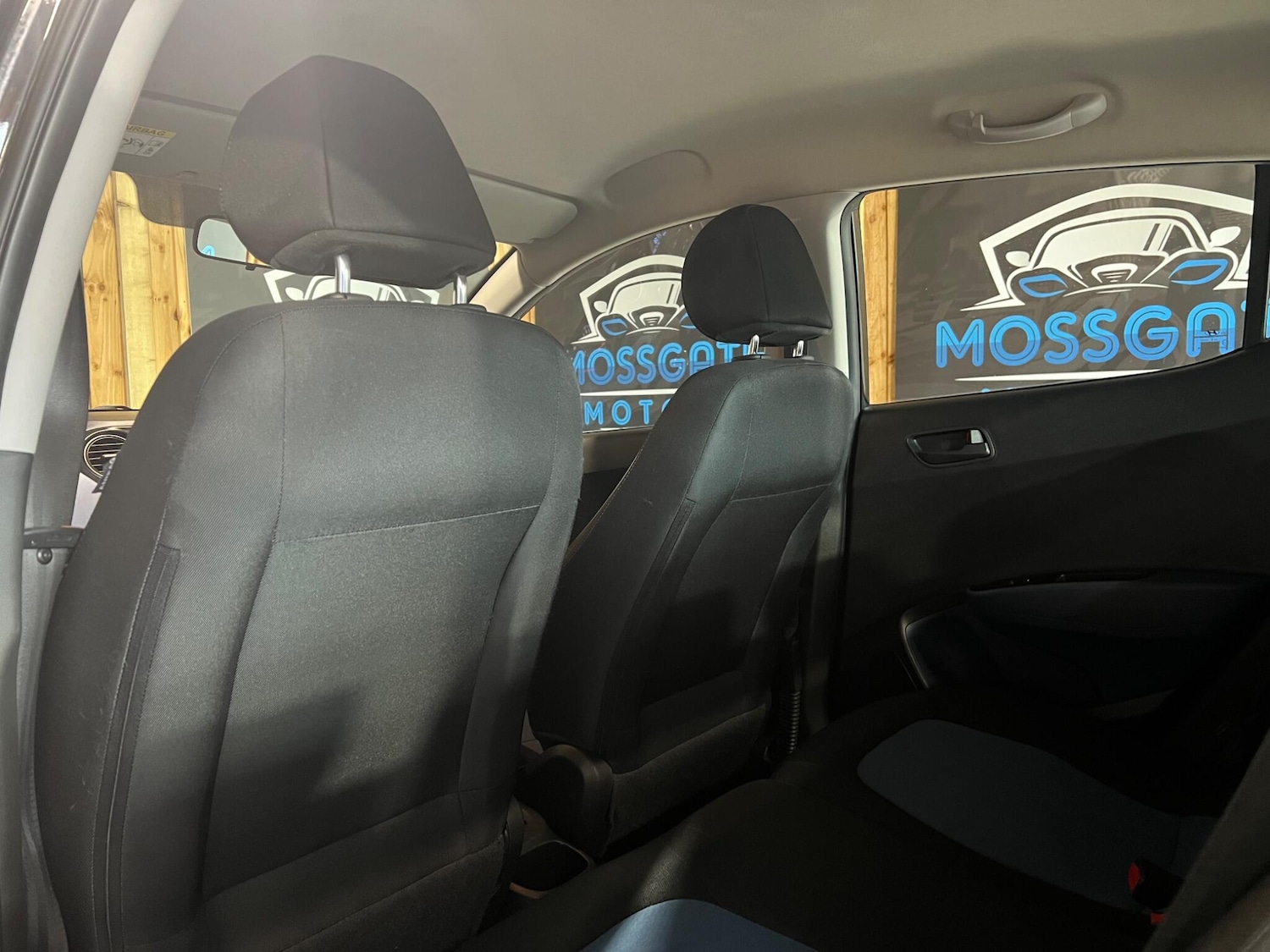 Used Hyundai i10 2015 for sale - 76592894: Photo 32