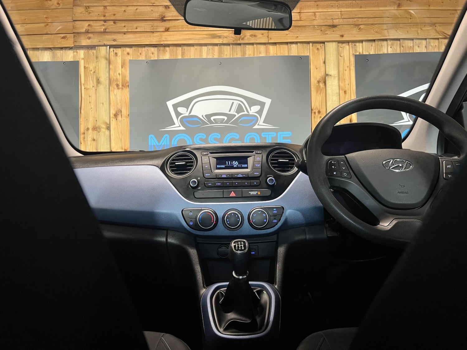 Used Hyundai i10 2015 for sale - 76592894: Photo 36