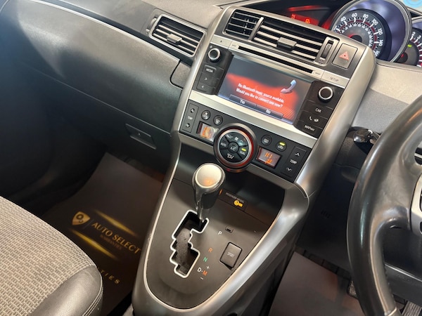 Used Toyota Verso 2015 for sale - 76151210: Photo 14