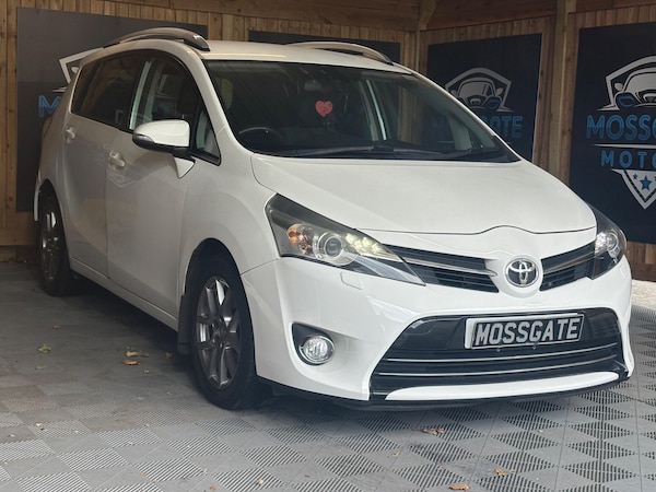 Used Toyota Verso 2015 for sale - 76151210: Photo 3