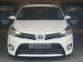 Used Toyota Verso 2015 for sale - 76151210: Photo 4