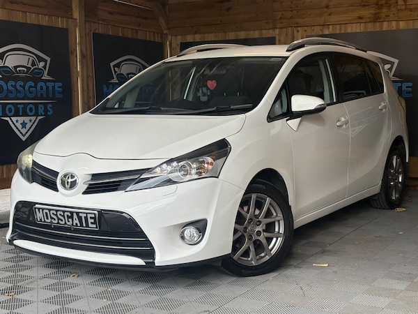 Used Toyota Verso 2015 for sale - 76151210: Photo 5