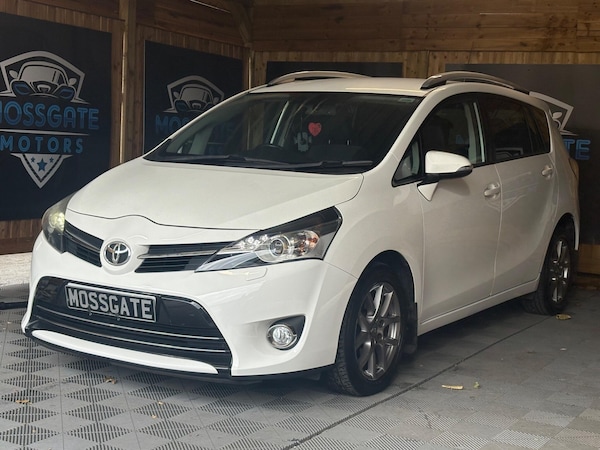 Used Toyota Verso 2015 for sale - 76151210: Photo 7