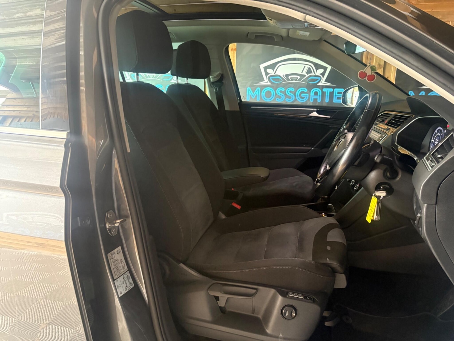 Used Volkswagen Tiguan 2017 for sale - 77586946: Photo 14