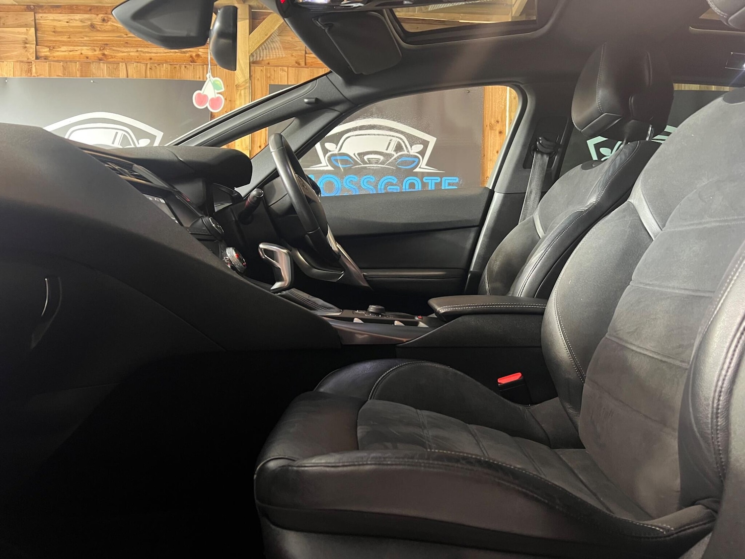 Used Citroen DS5 2014 for sale - 76084055: Photo 35