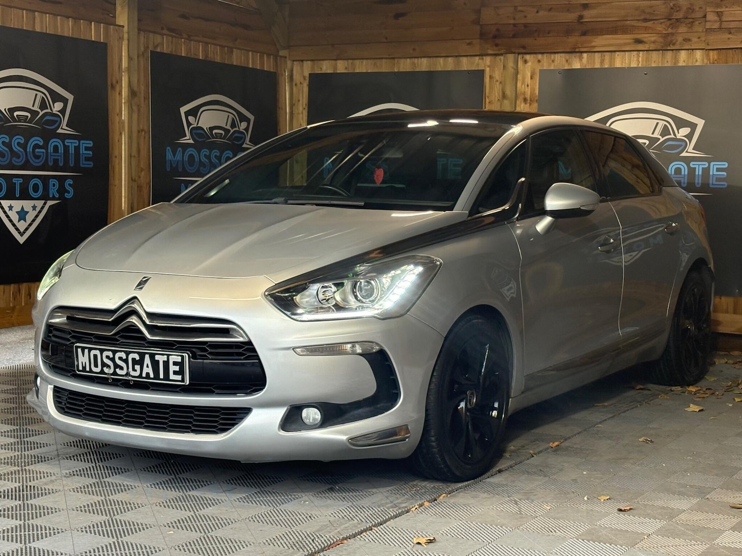 Used Citroen DS5 2014 for sale - 76084055: Photo 5