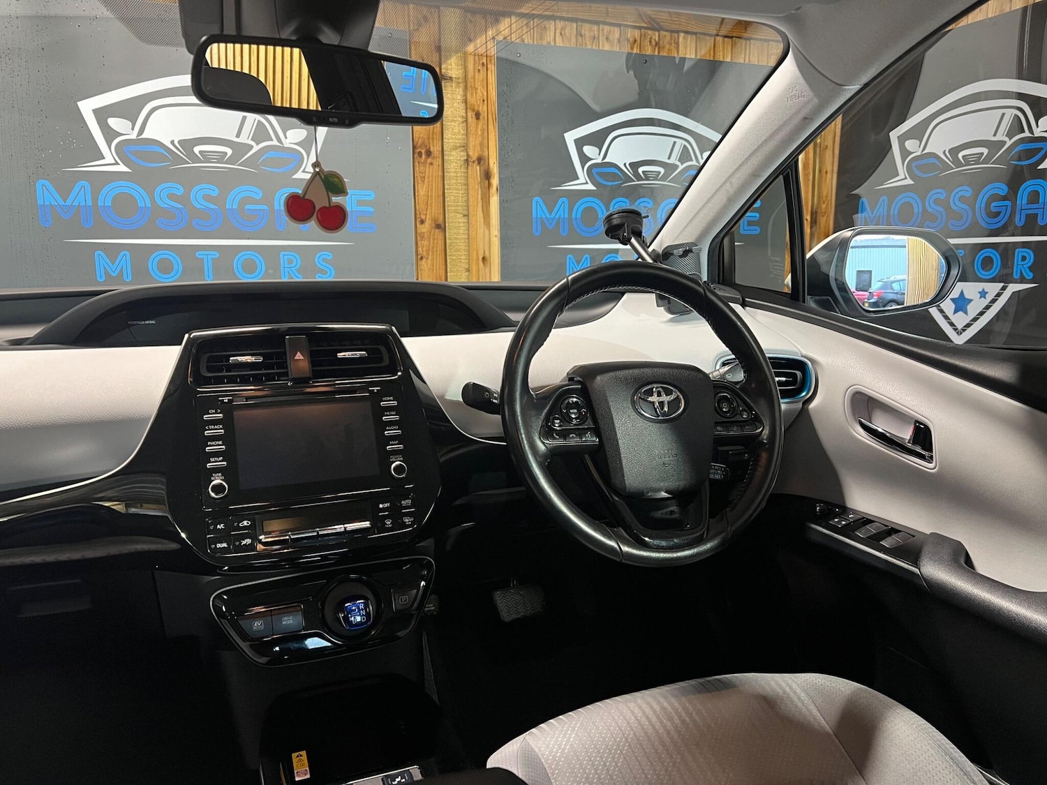 Used Toyota Prius 2020 for sale - 76659081: Photo 44