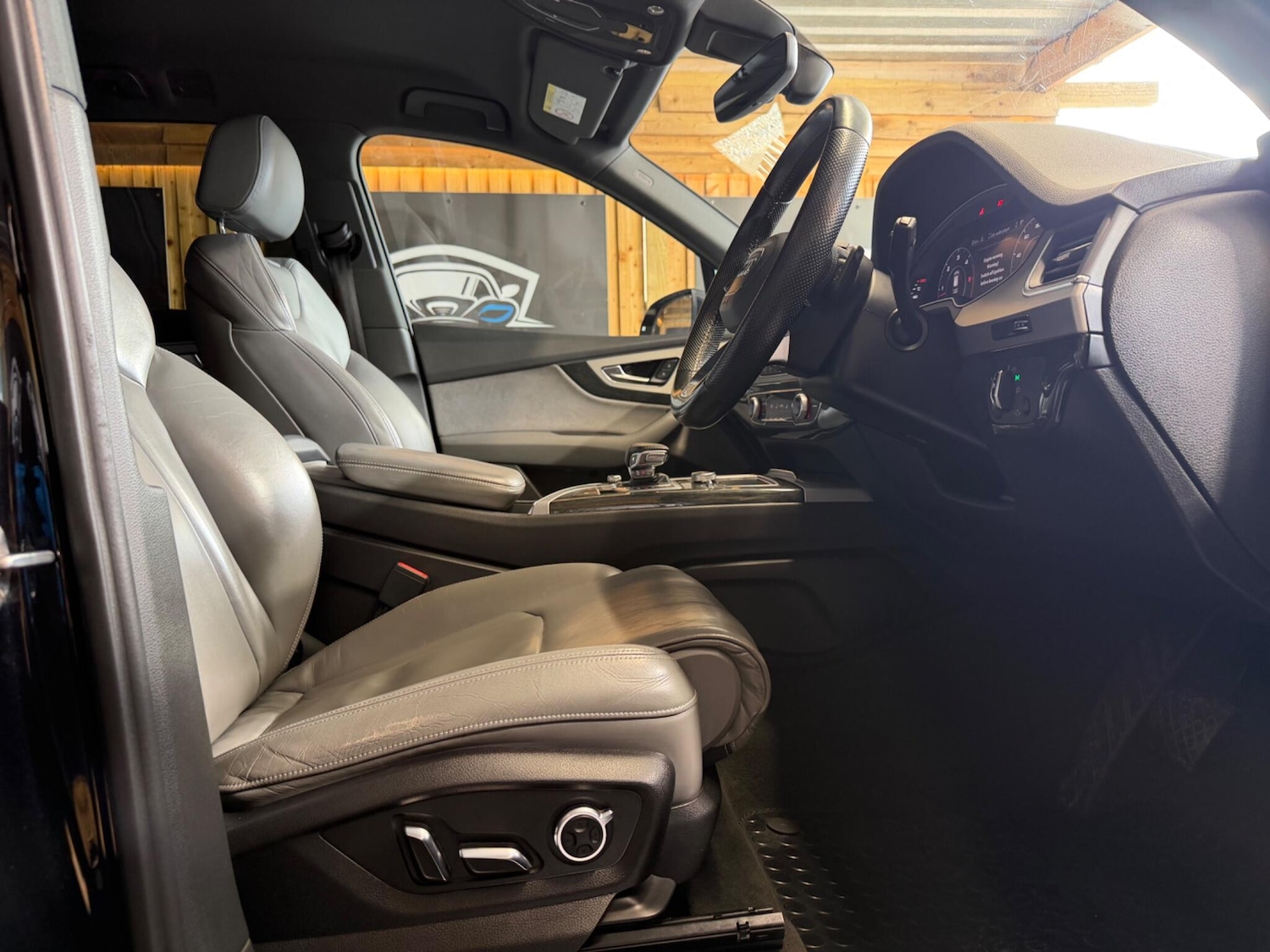 Used Audi Q7 for sale - 78220369: Photo 47