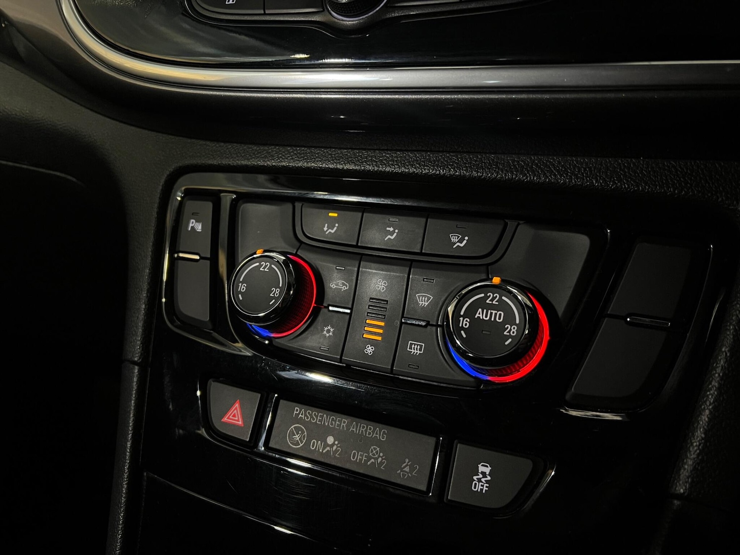 Used Vauxhall Mokka X for sale - 77537510: Photo 24