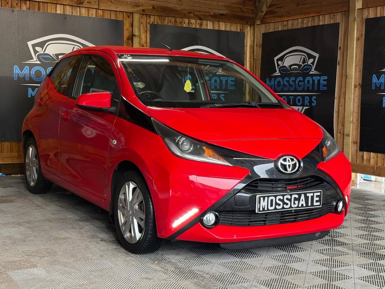 Used Toyota AYGO 2015 for sale - 76001833: Photo 3