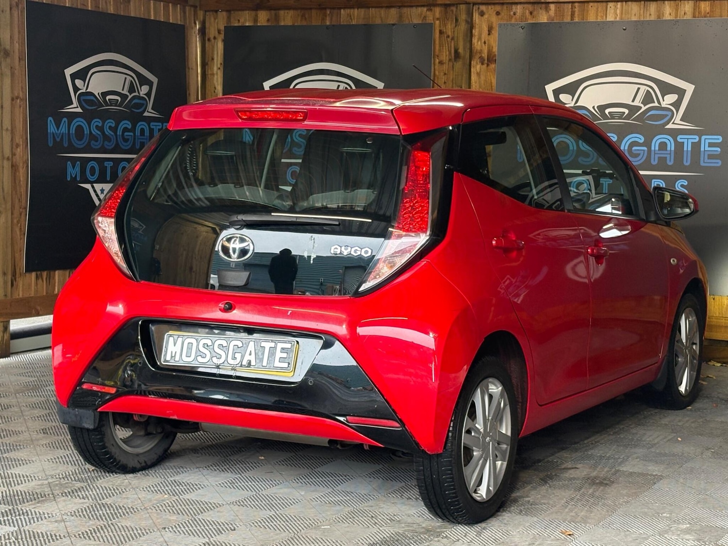 Used Toyota AYGO 2015 for sale - 76001833: Photo 9
