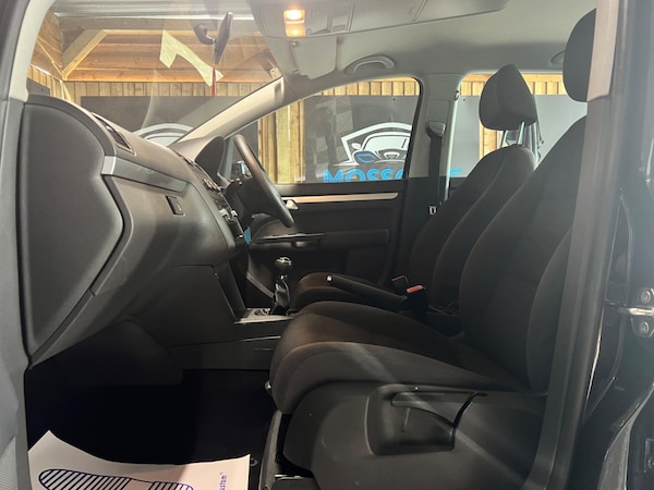 Used Volkswagen Touran 2011 for sale - 75246486: Photo 28
