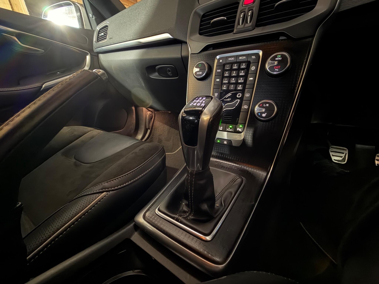 Used Volvo V40 2017 for sale - 77883508: Photo 20