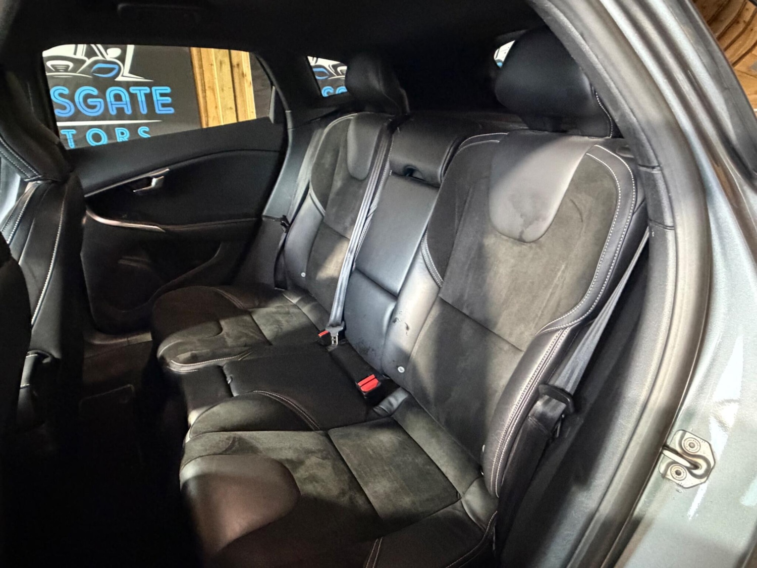 Used Volvo V40 2017 for sale - 77883508: Photo 21