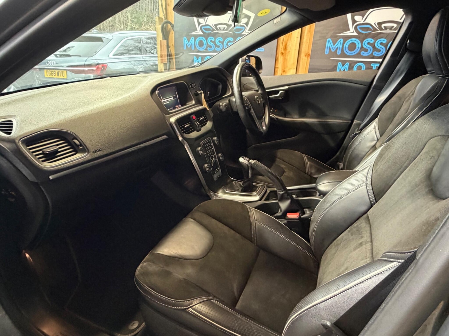 Used Volvo V40 2017 for sale - 77883508: Photo 23