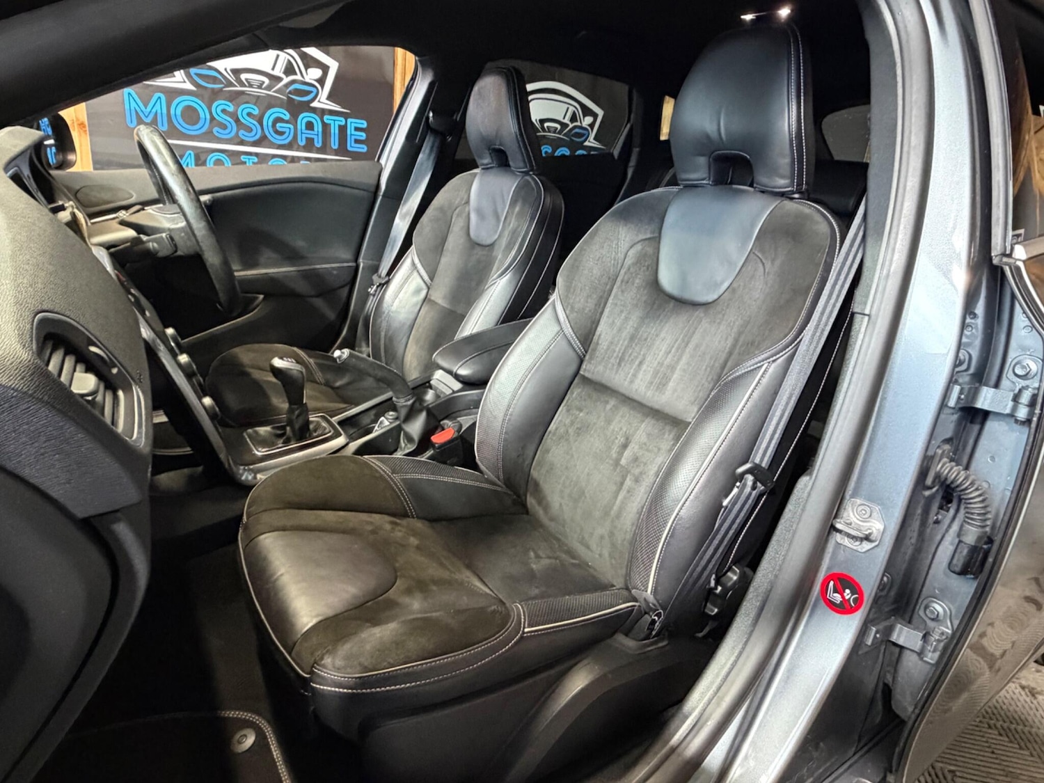 Used Volvo V40 2017 for sale - 77883508: Photo 25