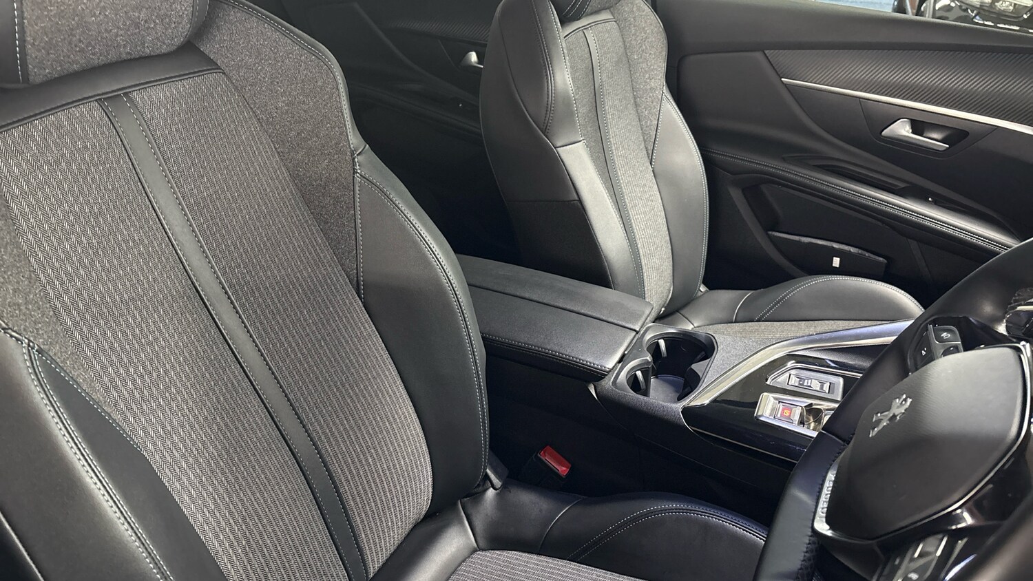 Used Peugeot 3008 2022 for sale - 76184329: Photo 82