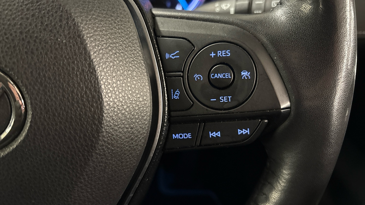 Used Toyota RAV4 2019 for sale - 76402302: Photo 28