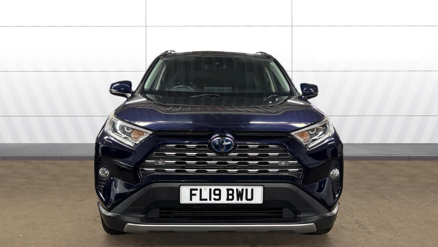 Used Toyota RAV4 2019 for sale - 76402302: Photo 3