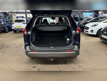 Used Toyota RAV4 2019 for sale - 76402302: Photo