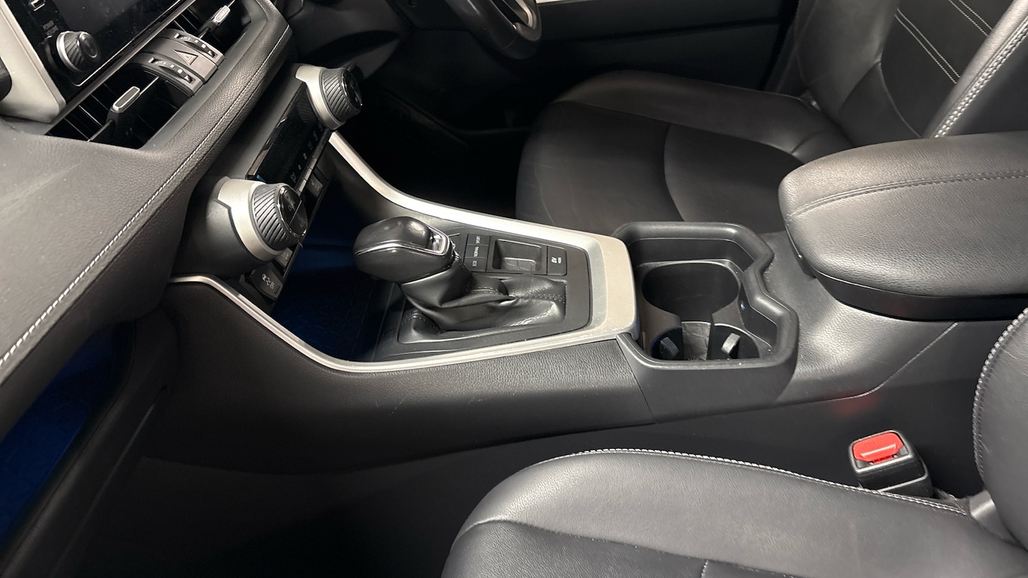 Used Toyota RAV4 2019 for sale - 76402302: Photo 83