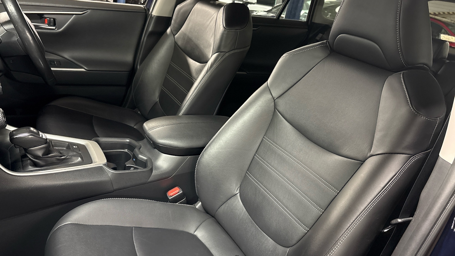 Used Toyota RAV4 2019 for sale - 76402302: Photo 84