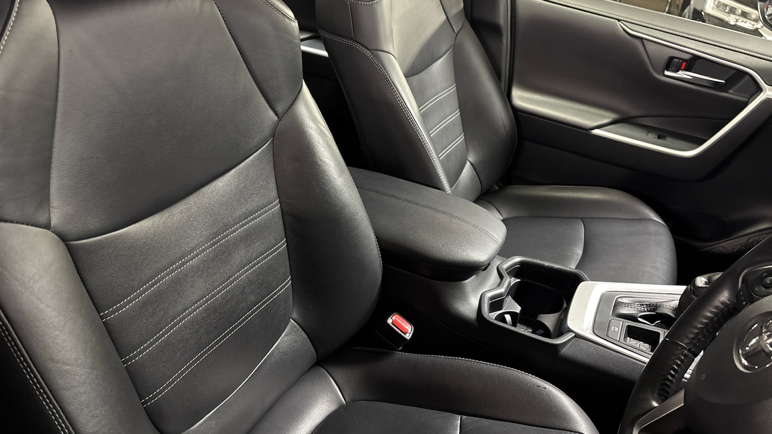 Used Toyota RAV4 2019 for sale - 76402302: Photo 85