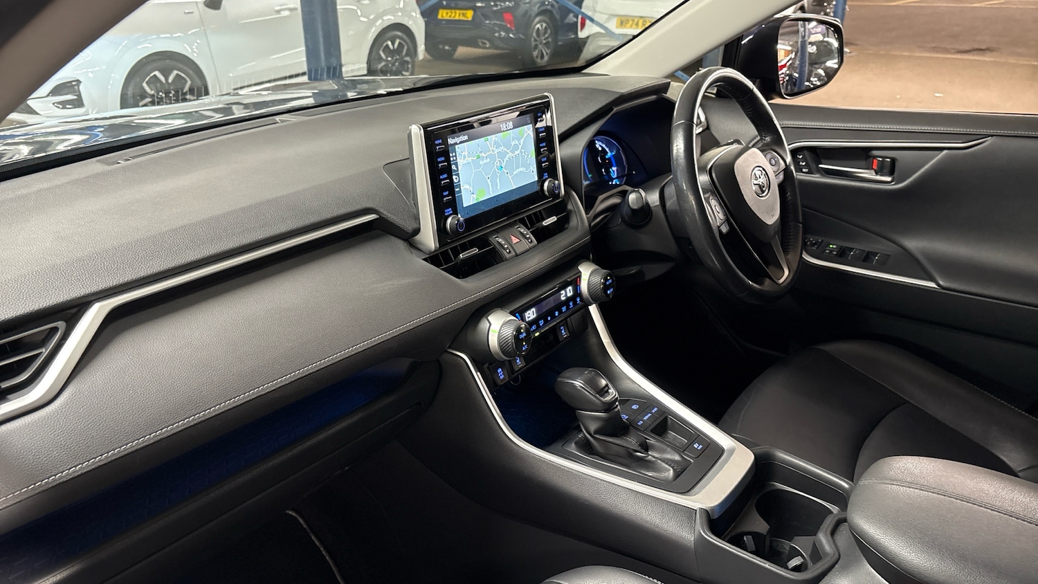 Used Toyota RAV4 2019 for sale - 76402302: Photo 9