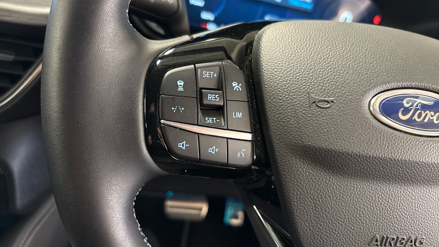 Used Ford Kuga 2025 for sale - 76142323: Photo 41