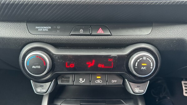 Used Kia Stonic 2022 for sale - 76263707: Photo 30
