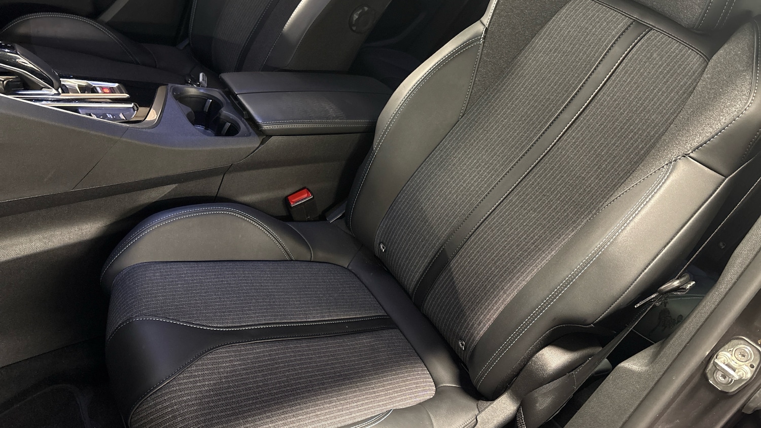 Used Peugeot 3008 2022 for sale - 77234412: Photo 79