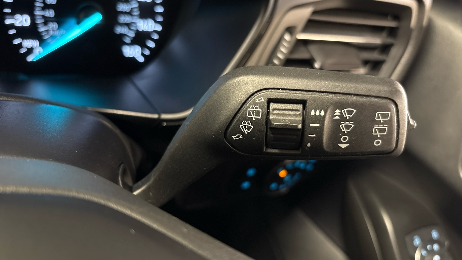 Used Ford Focus 2023 for sale - 76383064: Photo 32