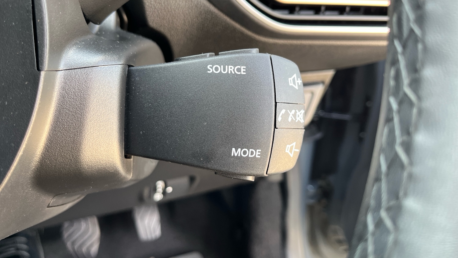 Used Dacia Jogger 2024 for sale - 76396829: Photo 32