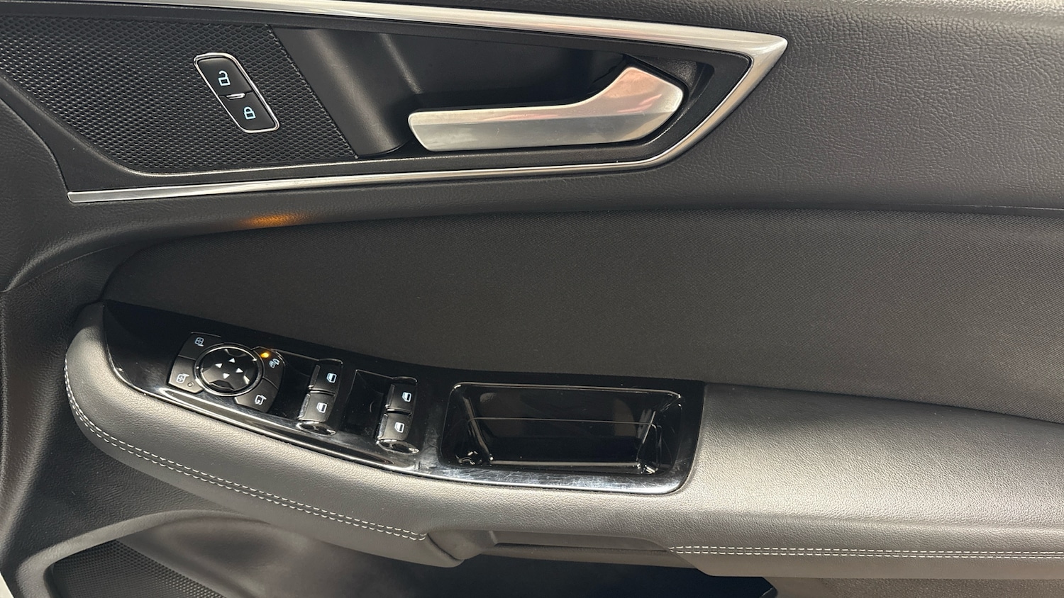 Used Ford S-Max 2023 for sale - 76413229: Photo 23