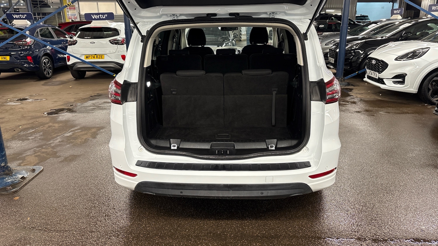 Used Ford S-Max 2023 for sale - 76413229: Photo 4